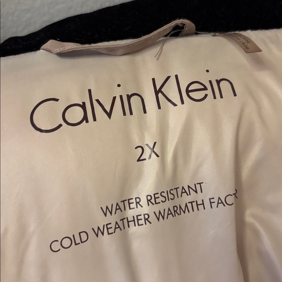 Calvin Klein Very Warm Coat - Picture 7 of 7